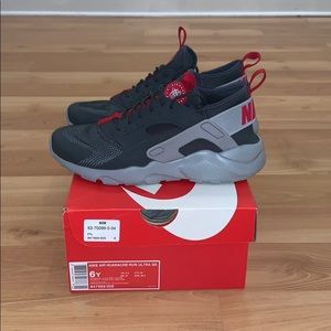 Nike Air Huaraches Run ULTRA GS